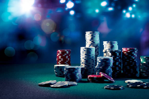 Live roulette runs alongside Togel 4D draws Live dealer studio showing roulette wheel and dealer in professional broadcast setting